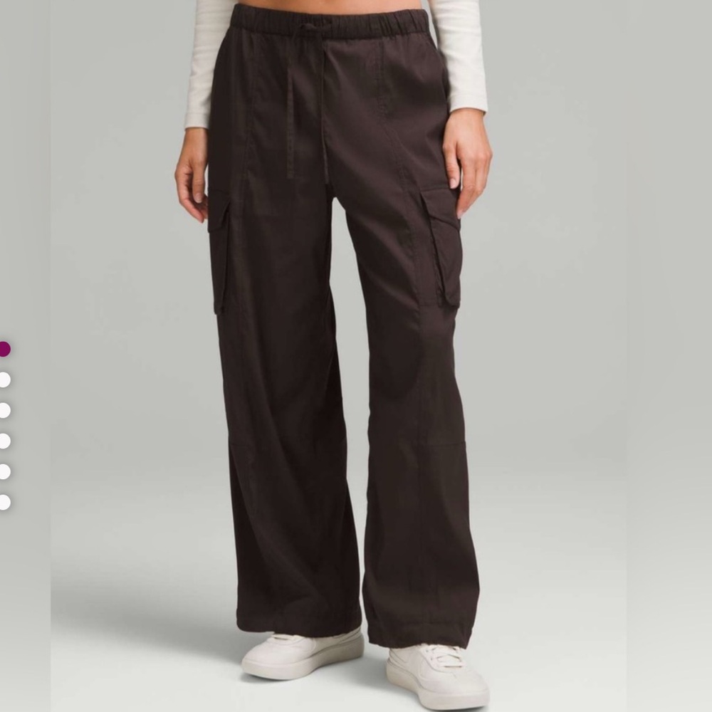 Lululemon Lightweight Adjustable Mid Rise Cargo Pant